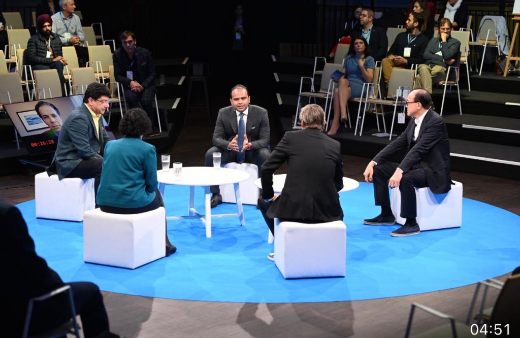 Ar. Teo Ah Khing participating alongside fellow leaders in think tanks